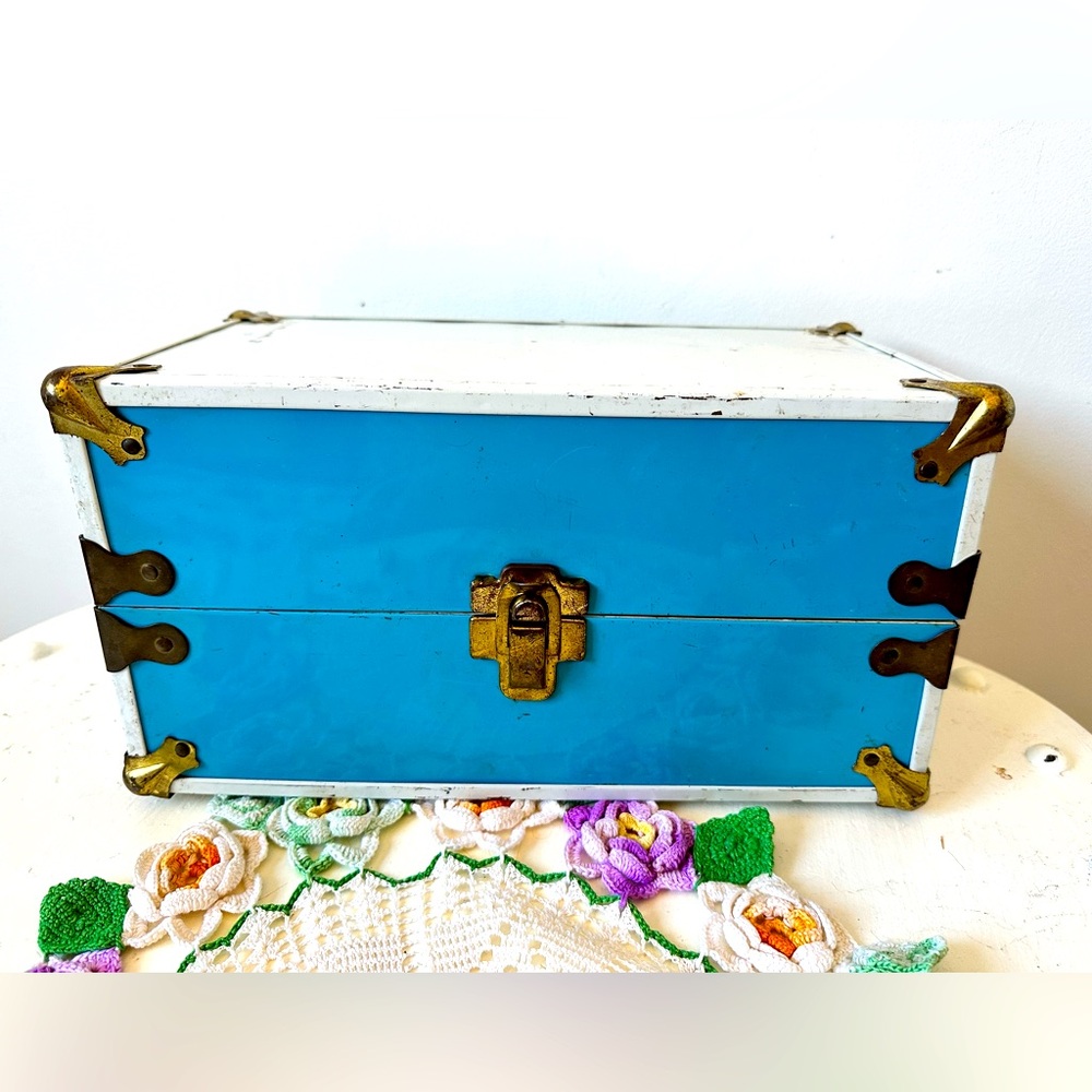 Vintage 60’s Barbie Toy Doll Trunk Suitcase